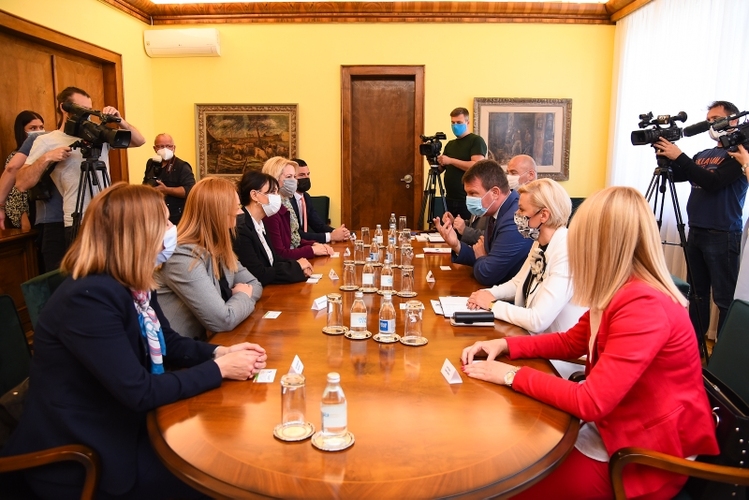                                                              Делегација ДФ-а у посјети руководству
                                                                        Војводине и Новог Сада